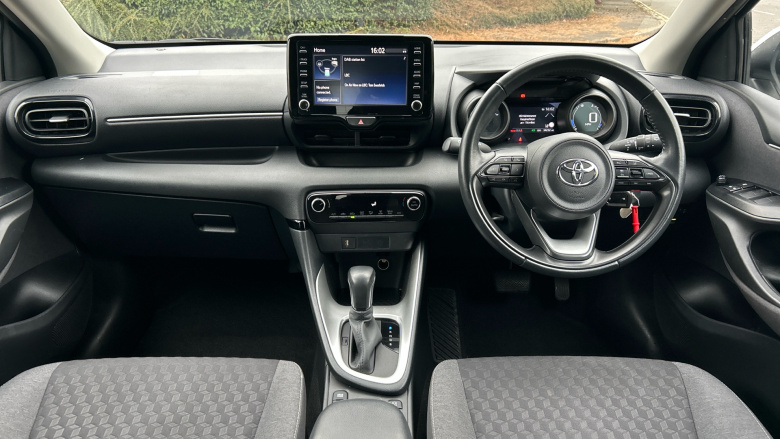 Toyota Yaris 1.5 Hybrid Design 5dr CVT Hybrid Hatchback